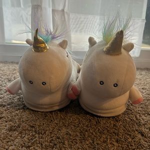 Girls unicorn slippers